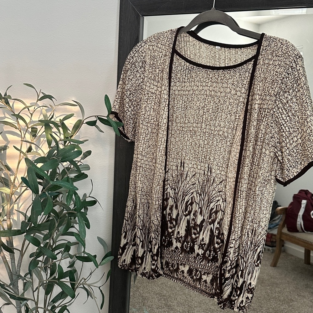 Elegant Black and Cream Women's Top